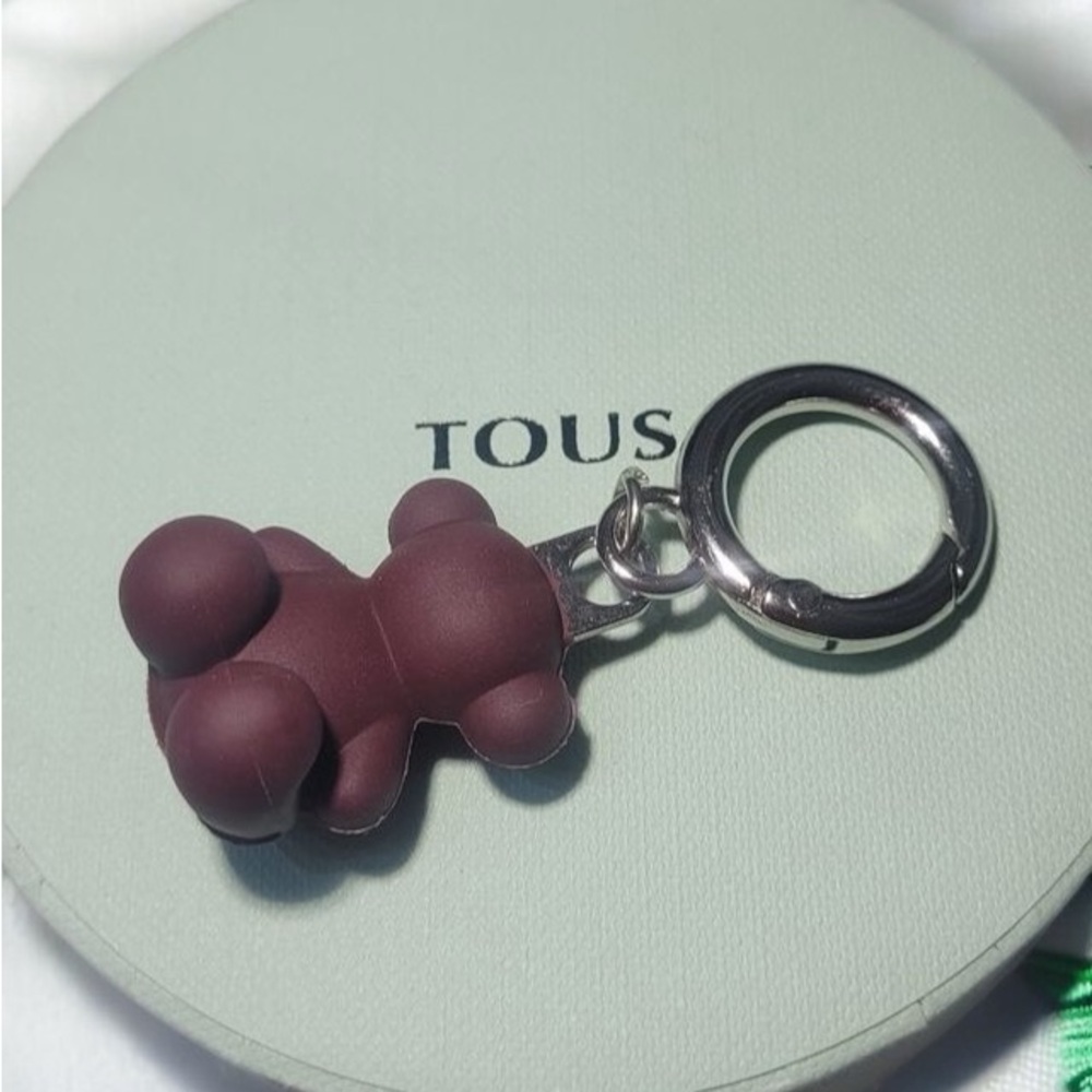 - (firm price )Bold key chain!